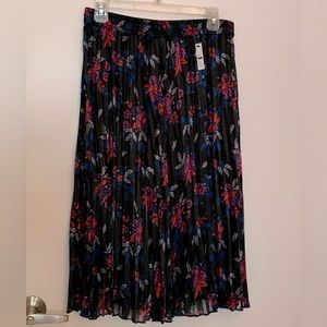 Flowing pleated skirt